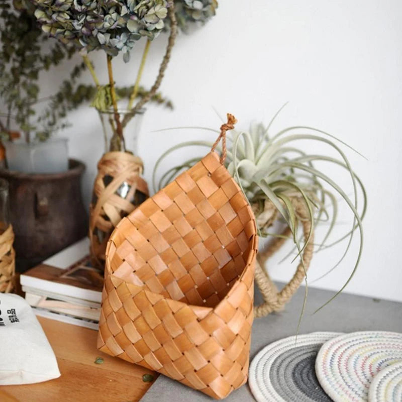 Natural Wicker Wall Hanging Basket – Minimalist Rattan Storage & Decor